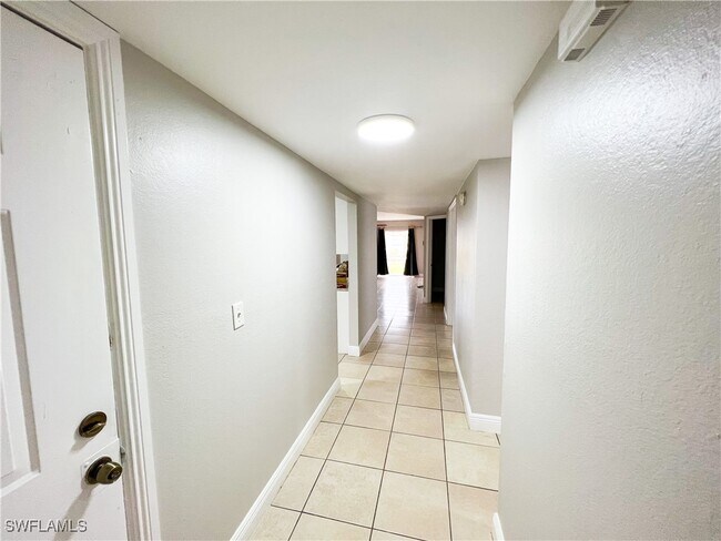 Building Photo - 1302 Derbyshire Ct