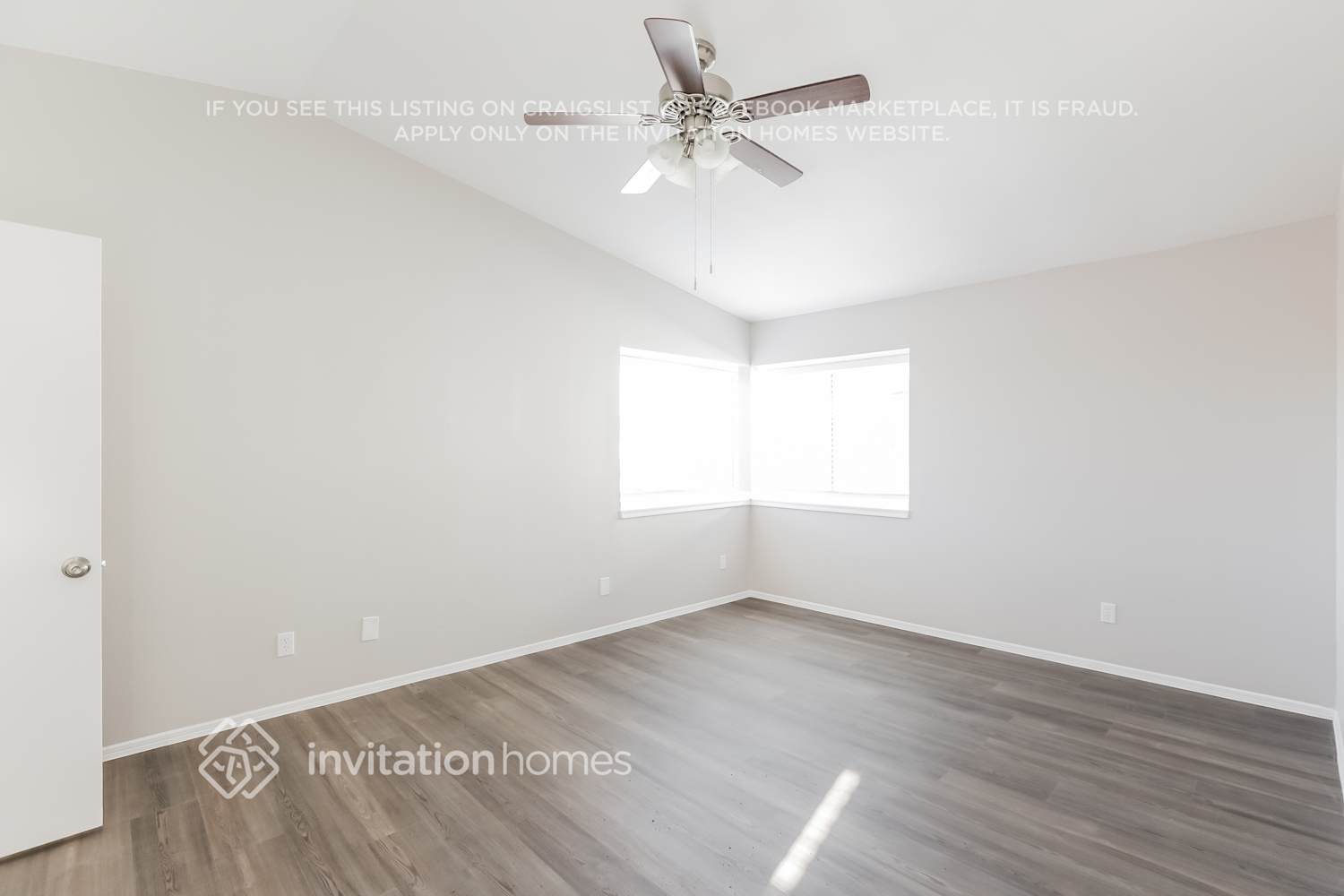 Building Photo - 2733 W Estrella Dr