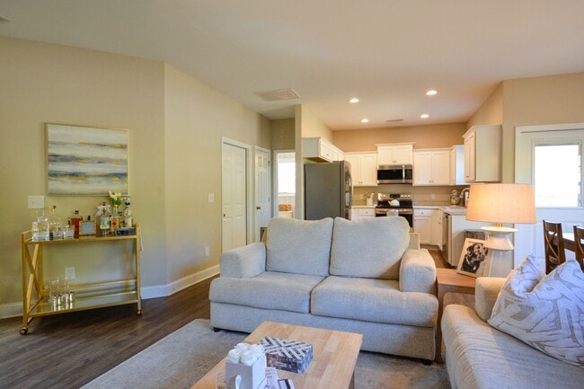 Building Photo - Beautiful 3 Bedroom Home in Everett's Creek Community