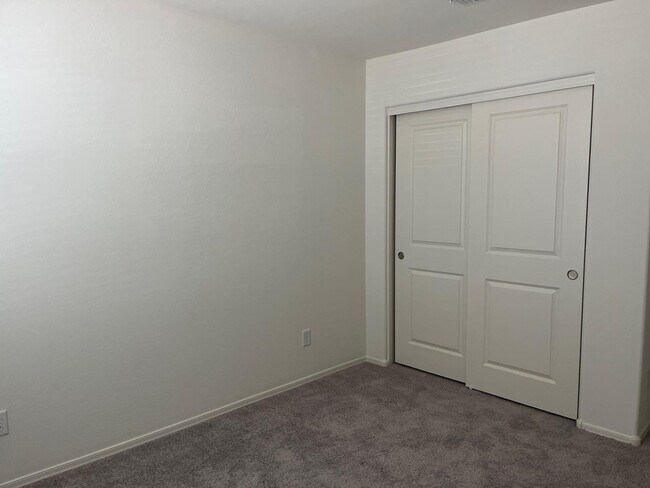 Building Photo - 1465 E Chandler Ct