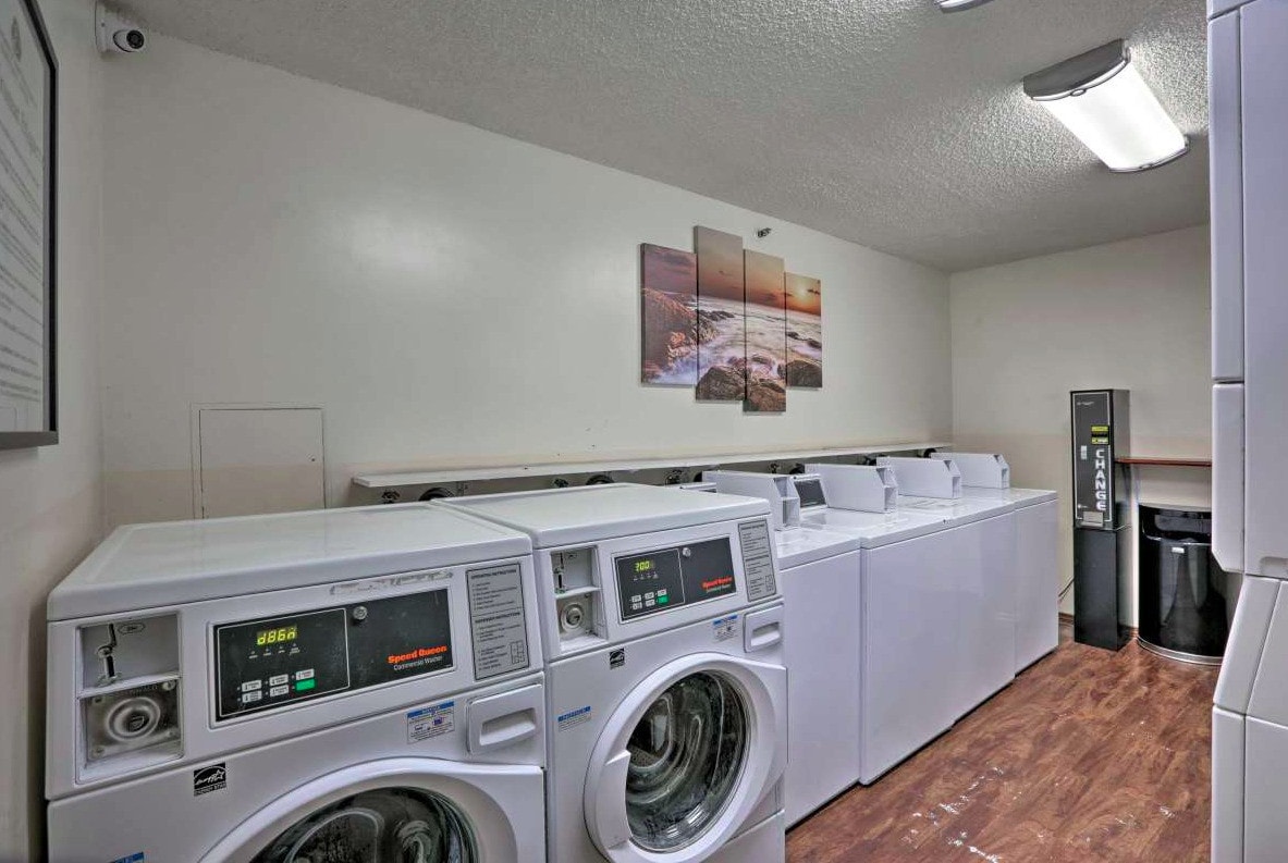 Building Photo - 1088 Bishop St