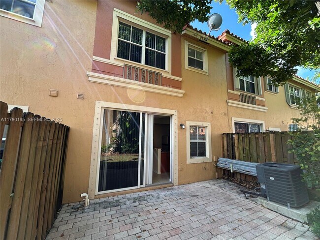 Building Photo - 2279 Anchor Ct