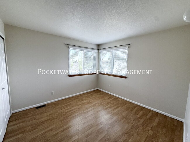 Building Photo - 575 Spruce Cir