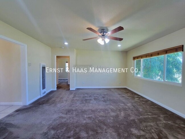 Building Photo - 15132 S Frailey Ave