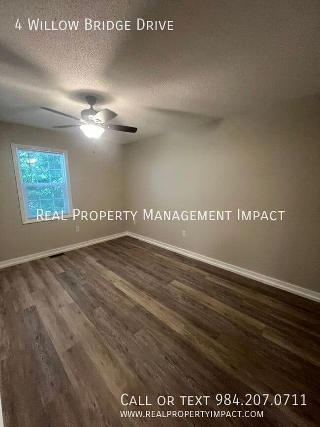 Building Photo - 4 Willow Bridge Dr