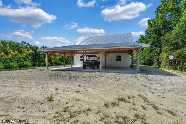 Building Photo - 828 Sanctuary Rd W