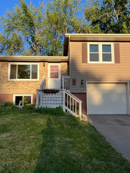 Building Photo - 1459 Westview Dr