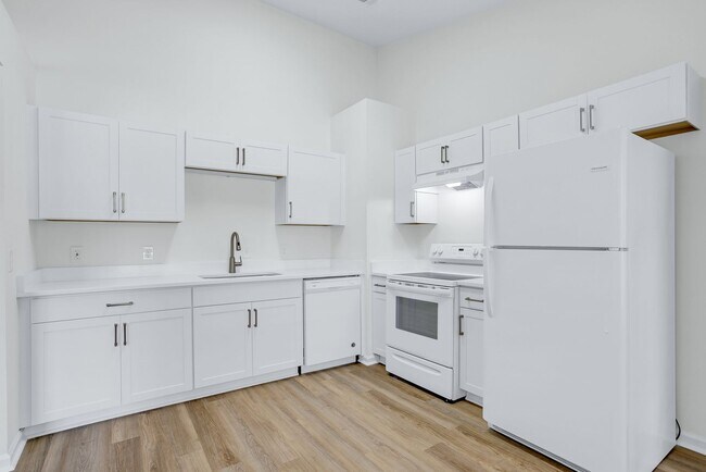 Building Photo - 3 Bedroom 2 Bathrooms in Sterling Creek - Richmond Hill