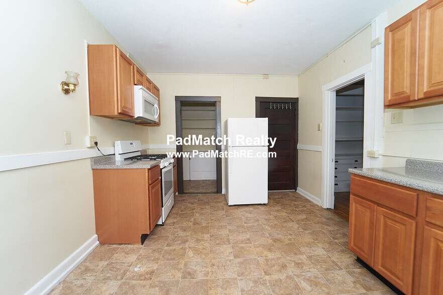 Building Photo - 218 South St