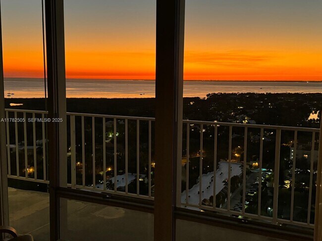 Building Photo - 881 Ocean Dr