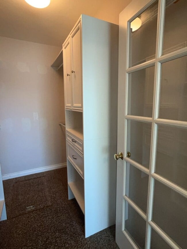 Building Photo - 1537 Foxglove Ave