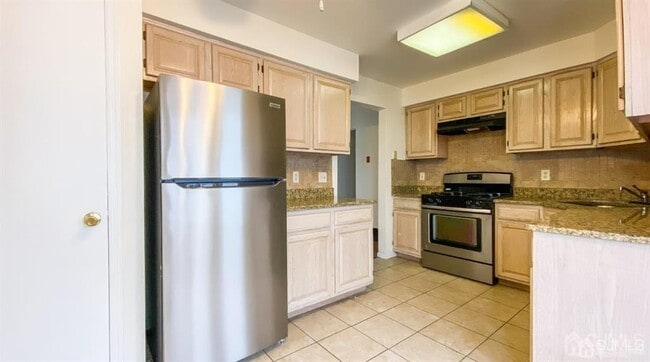 Building Photo - 701 Jesse Way