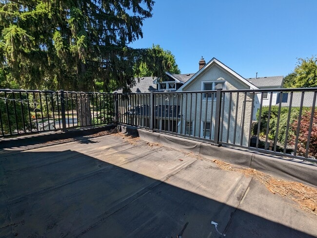 Building Photo - 313 Ridge Rd