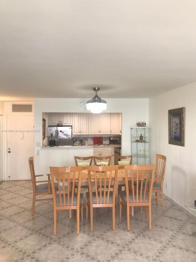 Building Photo - 2101 S Ocean Dr