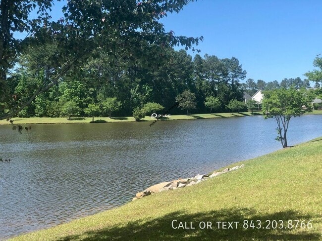 Building Photo - 153 Avonshire Dr