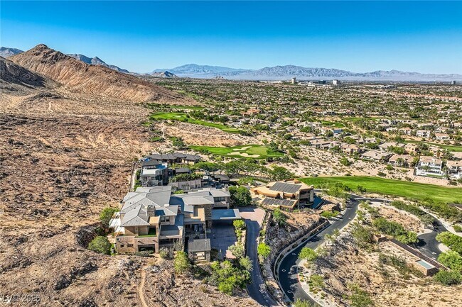 Building Photo - 5 Promontory Pointe Ln