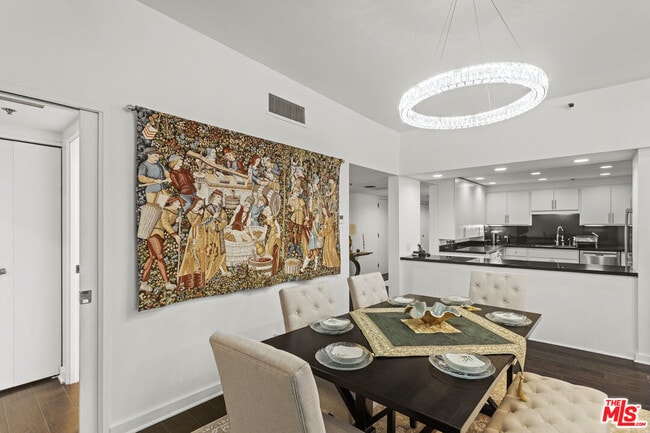 Building Photo - 10445 Wilshire Blvd