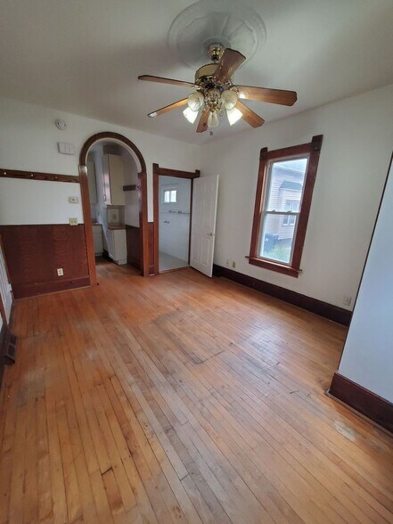Building Photo - 732-736 S 24th St.
