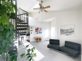 Building Photo - 135 Valencia St