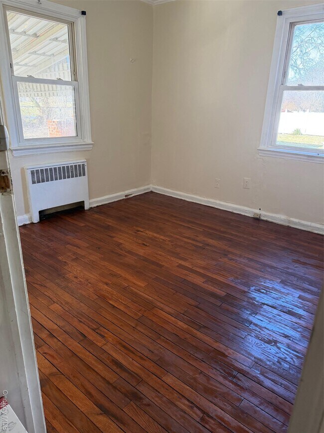 Building Photo - 650 Winthrop Dr