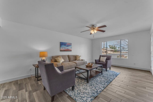 Building Photo - 2447 E La Jolla Dr