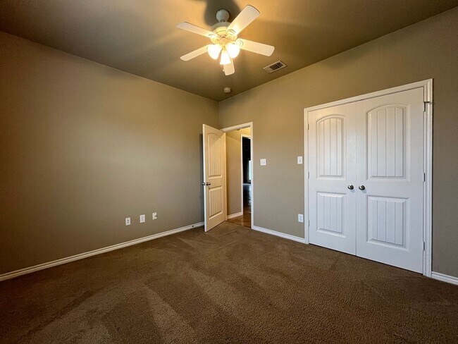 Building Photo - 3045 Breton St