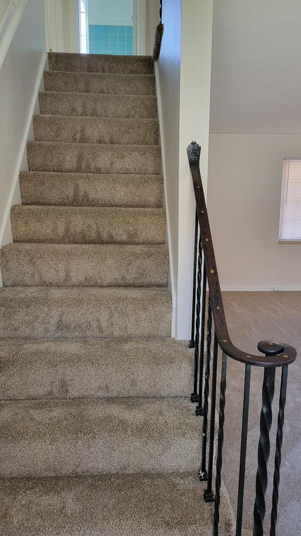 Building Photo - Spacious Three Bedroom Home