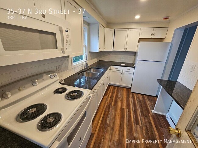 Building Photo - 35-37 N 3rd Street-37