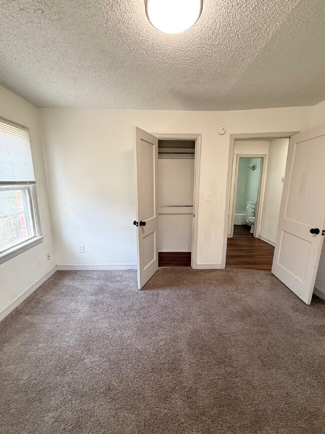 Building Photo - Bright & Spacious 3BR with Large Yard – Gr...