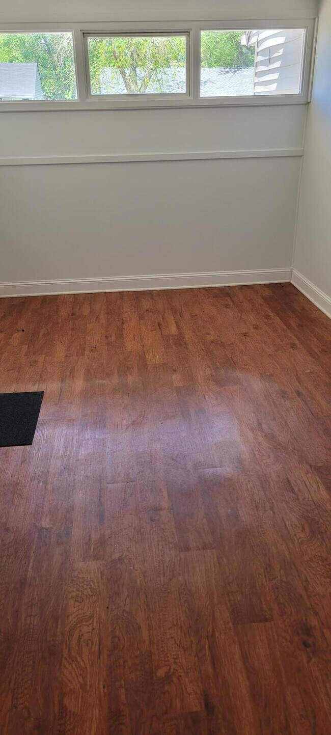 Building Photo - Newly rehabbed home