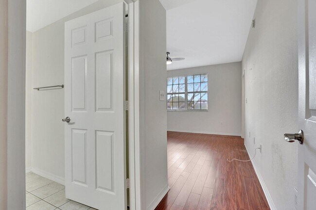 Building Photo - 15055 Michelangelo Blvd