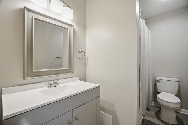 Building Photo - 5009 Ashforth Ct