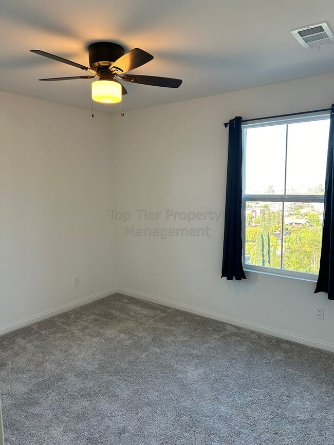 Building Photo - **Beautiful 2 bed / 2.5 bath Town Home in San Marcos - Available 08/21**