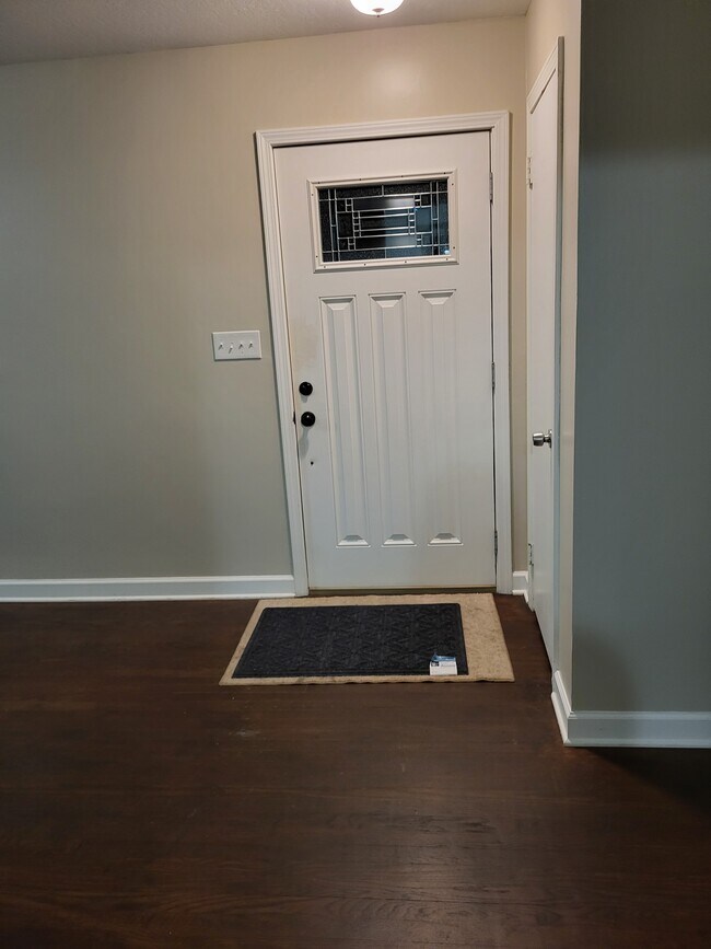 Front door - 337 Kenwood Avenue