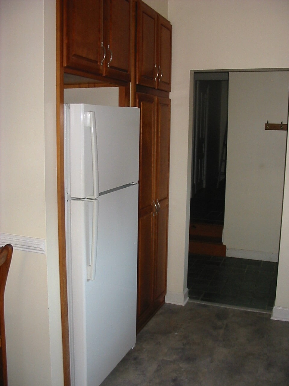 Kitchen fridge - 121 Gay St