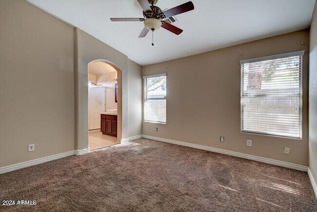 Building Photo - 2131 S Peppertree Dr