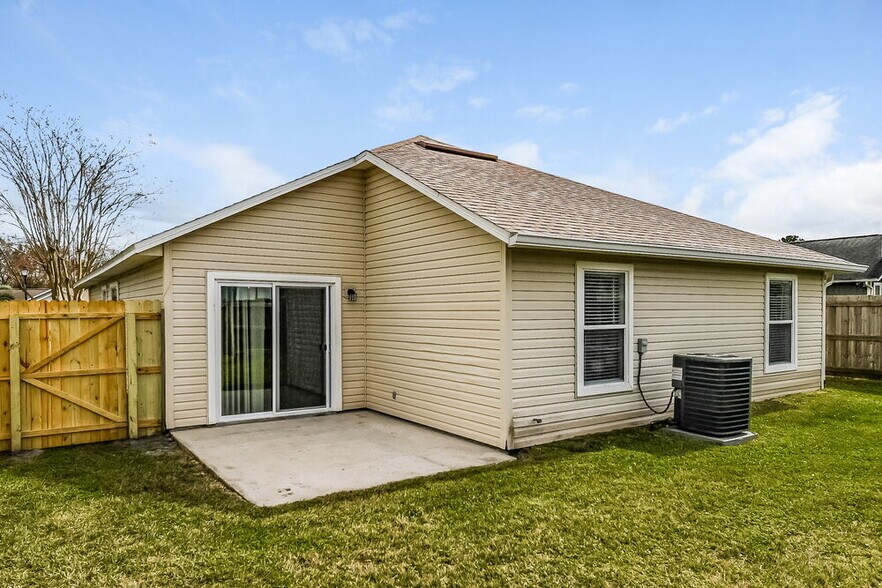 Building Photo - 1566 Hope Valley Dr