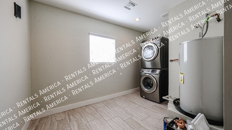 Building Photo - 3113 N 28th St