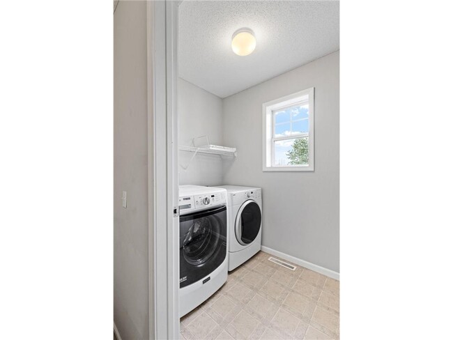 Building Photo - 1809 3rd St NE