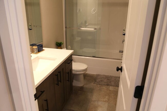 Building Photo - Short Term Leases! Furnished, Low Maintenance, Sweeping Views