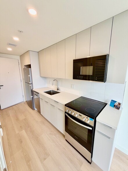 Building Photo - 141 NE 2nd St