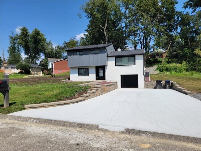 Building Photo - 113 Meadowbrook Dr