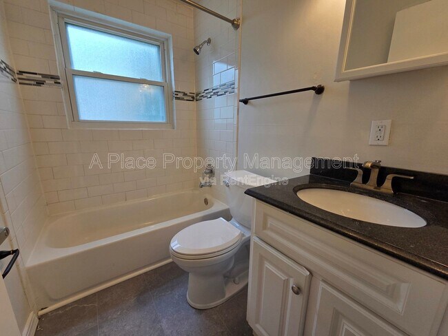 Building Photo - 204 Hawkesbury Dr