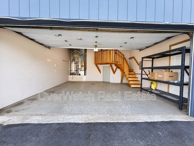 Building Photo - 4031 Lunar Dr