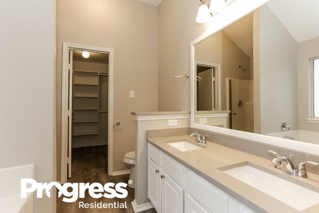 Building Photo - 841 Beaver Creek Dr