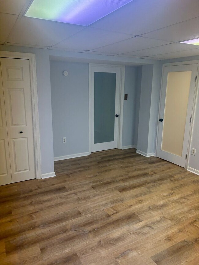 Building Photo - Spacious 4br Rockville Rental