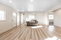 Building Photo - 846 W 100 S