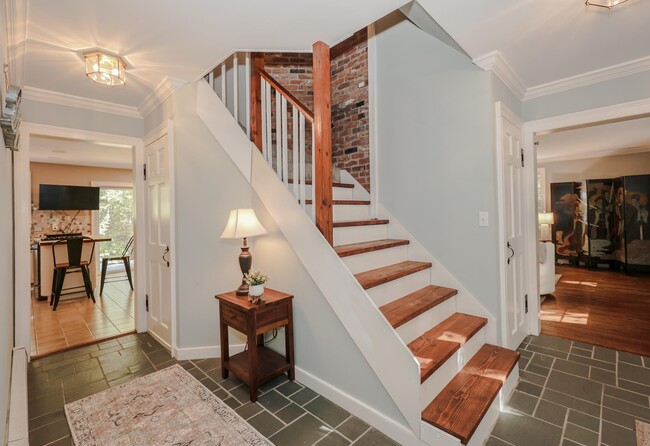 Building Photo - 265 Boulder Dr