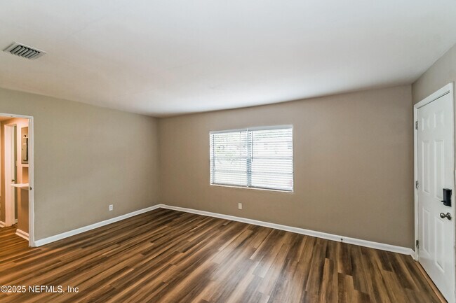 Building Photo - 5514 Windermere Dr