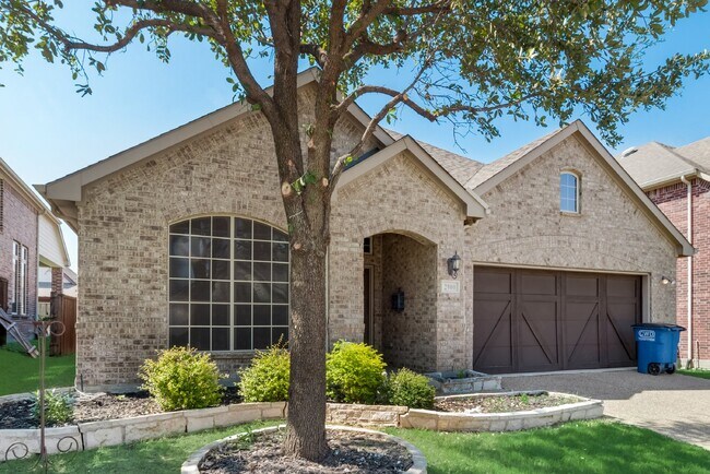 Building Photo - Charming 3-Bedroom Home with 2 Full Baths ...